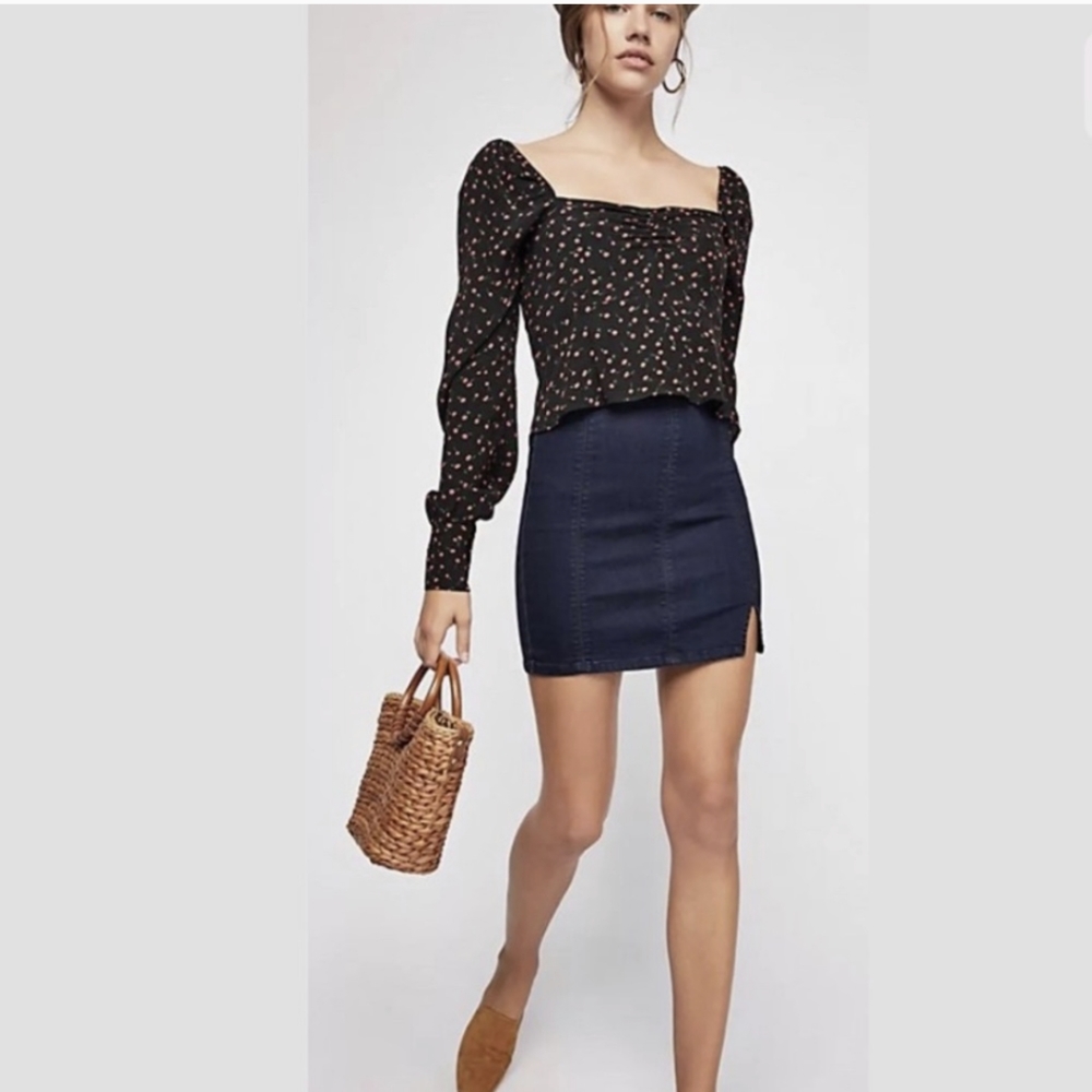 🌸Two for $30💲FREE PEOPLE- Indigo DENIM MINI SKIRT Stretchy